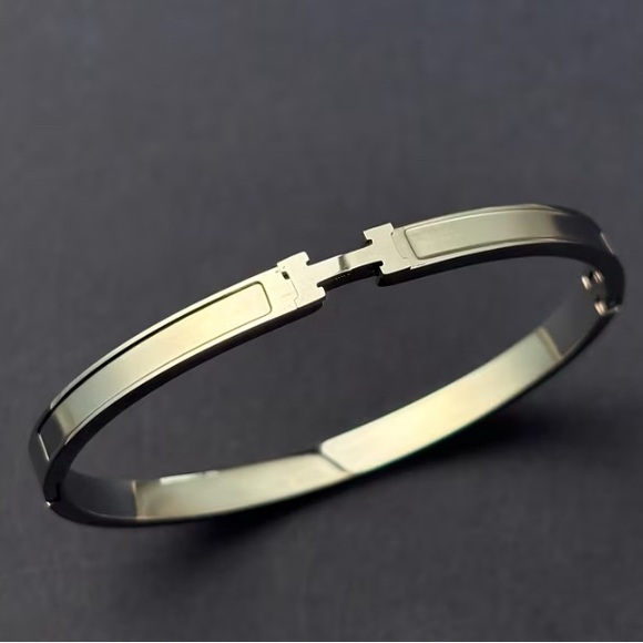 Stainless Steel Cuff Bracelet - Picture 1 of 4